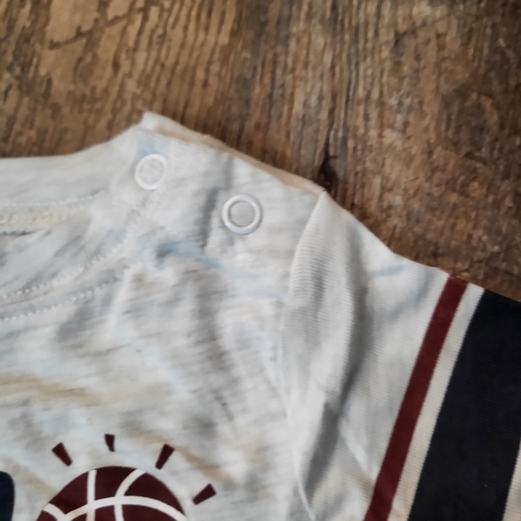 3/$12 Baby Boy Grey Short Sleeved 'New To The Team' Sports Onesie Size 12mos NWT - Picture 5 of 6